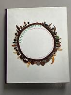 Orfèvres loitains / sieraden uit Afrika, Azië, Oceanië, Sieraden, Tassen en Uiterlijk, Antieke sieraden, Ophalen of Verzenden