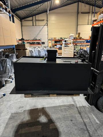 Tank glazenwasser 2x gebruikt ! beschikbaar voor biedingen
