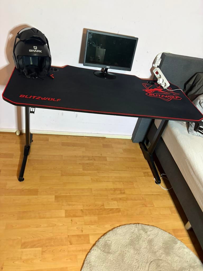 Gaming tafel - Bureau, Huis en Inrichting, Bureaus, Ophalen of Verzenden, Zo goed als nieuw