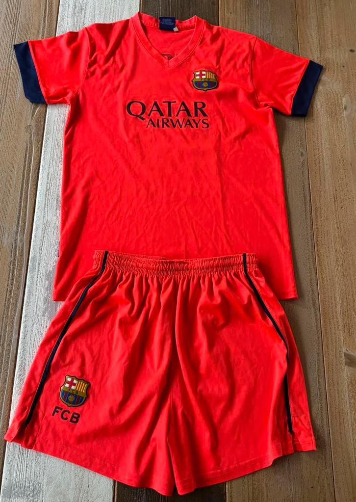 FC Barcelona tenue 2014-2015 met Messi, Sport en Fitness, Voetbal, Zo goed als nieuw, Shirt, Ophalen