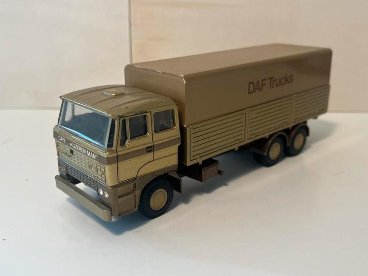Modelauto Lion Car Toys DAF 1900 Truck "cafe de Ijzeren man", Hobby en Vrije tijd, Modelauto's | 1:50, Zo goed als nieuw, Bus of Vrachtwagen