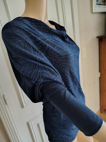mooie feestelijke blouse   beschikbaar voor biedingen