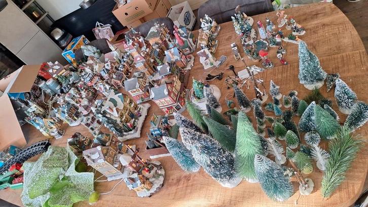 Kerst huisjes lemax dorp. Boom is al weg, Diversen, Kerst, Ophalen