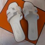 Luxe slippers HRMS wit, Slippers, Wit, Ophalen of Verzenden, Onbekend