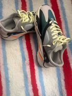 Yeezy 700, Ophalen of Verzenden, Zo goed als nieuw, Schoenen
