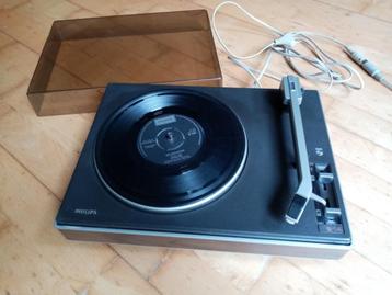 Philips vintage 1974 platenspeler beschikbaar voor biedingen