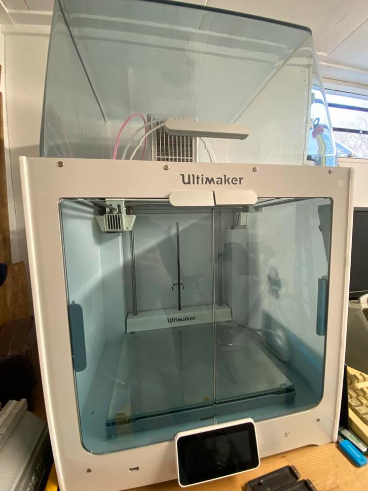 Ultimaker S5 met veel accessoires en filament, Computers en Software, 3D Printers, Zo goed als nieuw, Ophalen