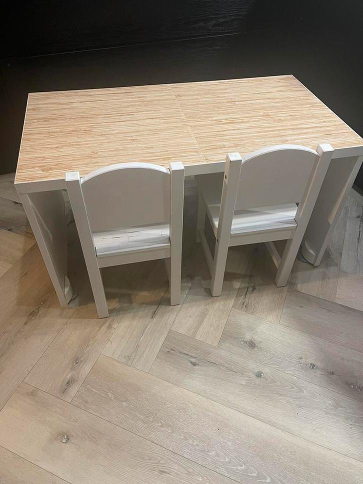 Ikea Smastad Stuva kinder bureau + 2 Sundvik stoelen, Kinderen en Baby's, Kinderkamer | Overige Meubels, Gebruikt, Overige typen