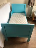 Blauw Peuterbed + matras 155 x 60, Gebruikt, 70 tot 85 cm, 140 tot 160 cm, Ophalen