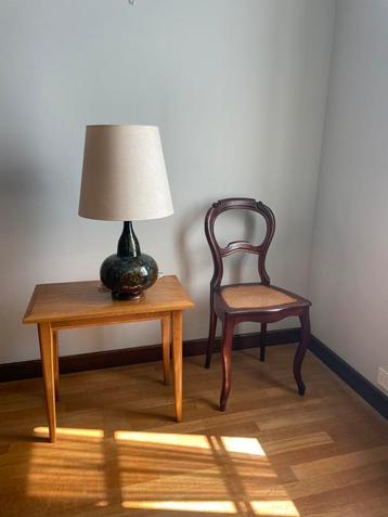 Klassieke tafel lamp beschikbaar voor biedingen