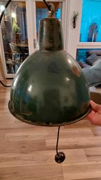 Oude industriële hanglamp groen met bakelieten rozet, Ophalen, Gebruikt, Metaal, Minder dan 50 cm