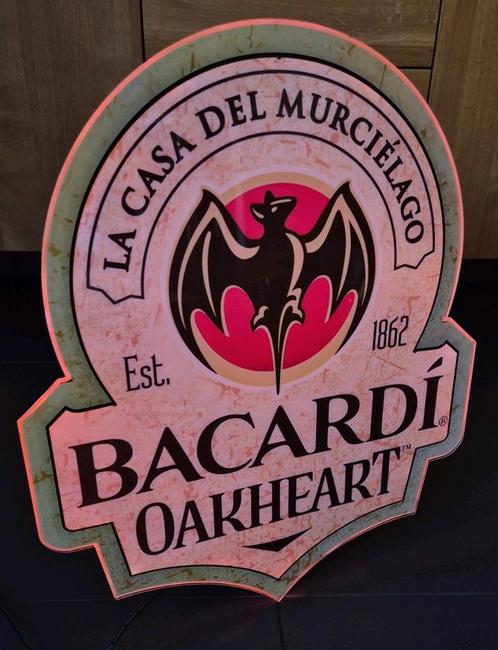 Bacardi Oakheart Rum LED Lichtreclame, Verzamelen, Merken en Reclamevoorwerpen, Gebruikt, Lichtbak of (neon) lamp, Ophalen of Verzenden