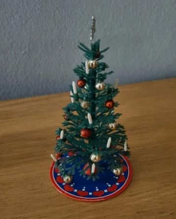 Poppenhuis kerstboom beschikbaar voor biedingen
