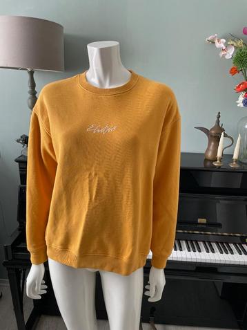 Oker gele trui van America Today maat S beschikbaar voor biedingen