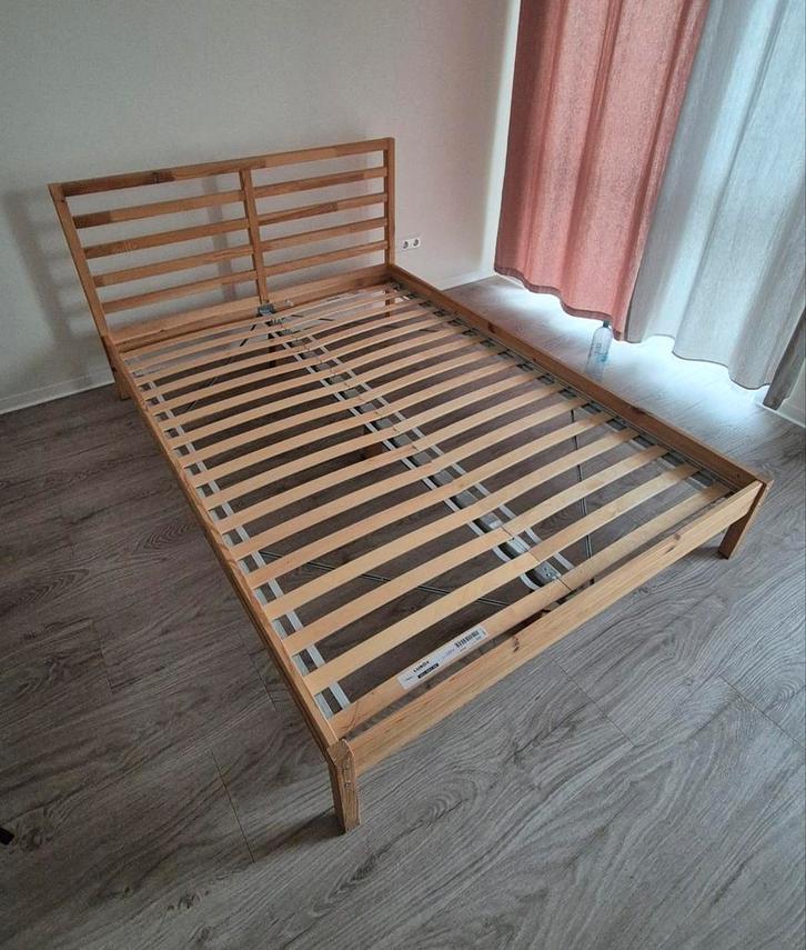 Ikea  Bedframe 140×200  met 2 lattenbodem.  45 euro!, Huis en Inrichting, Slaapkamer | Bedden, Zo goed als nieuw, Tweepersoons