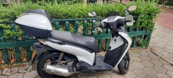 Honda SH 150i motorscooter  C-ABS beschikbaar voor biedingen