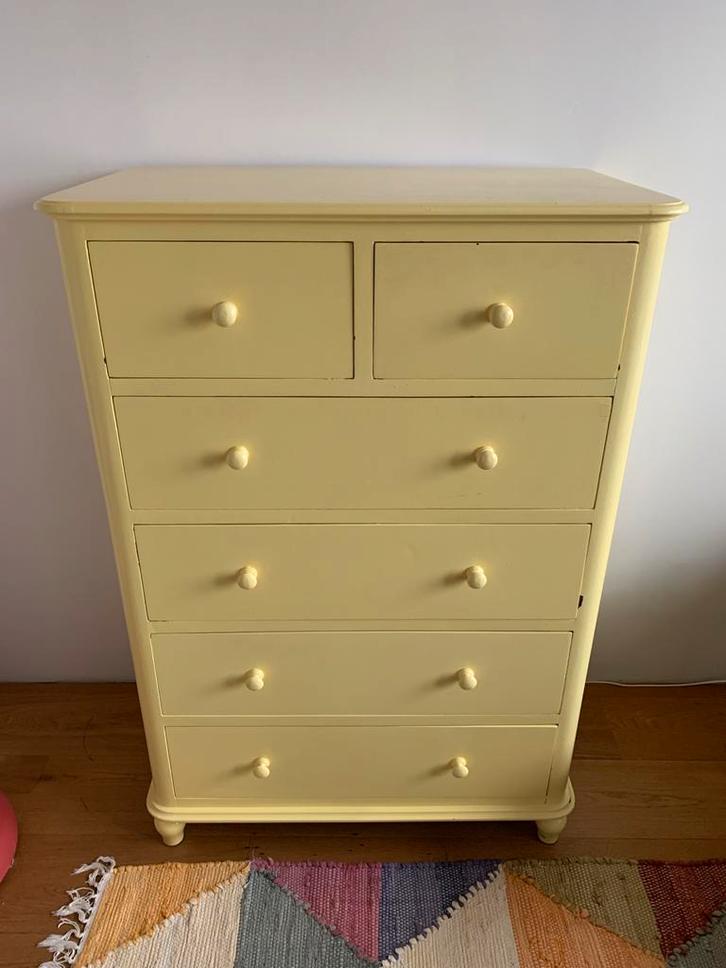 Pastelgele houten ladekast - 80x46x115 cm, Huis en Inrichting, Kasten | Kledingkasten, Gebruikt, 100 tot 150 cm, 50 tot 100 cm