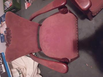Te koop 2 antieke fauteuils, bordeaux rood beschikbaar voor biedingen