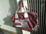 Donkerrode sporttas van Puma met zilverkleurige details., Ophalen of Verzenden, Gebruikt, Dames