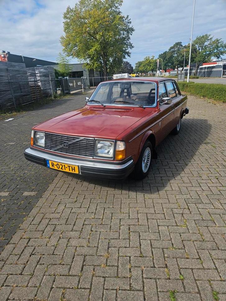 Volvo 244 DL 1979 Bruin, Auto's, Volvo, Particulier, Benzine, Sedan, Handgeschakeld, Geïmporteerd, Bruin, Achterwielaandrijving