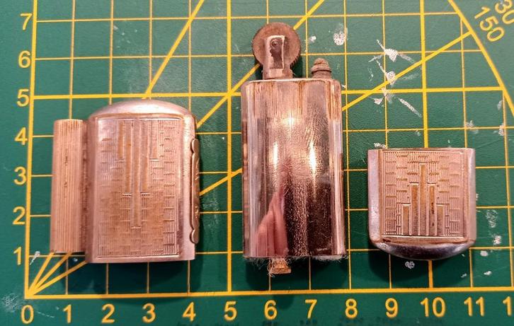 Vintage Franse Art Deco benzineaansteker, Verzamelen, Rookartikelen, Aanstekers en Luciferdoosjes, Gebruikt, Aansteker, Ophalen of Verzenden