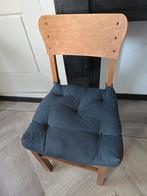 Chair with cushion, Ophalen, Zo goed als nieuw, Eén