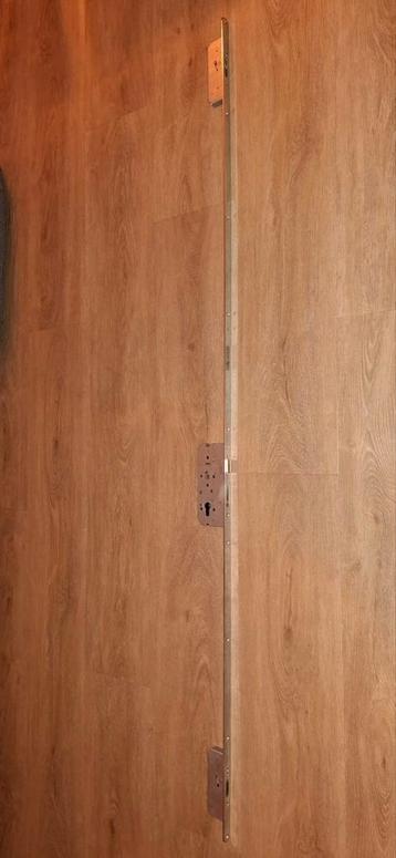 Driepuntssluiting van nemef incl sluitkom in nieuwe staat  beschikbaar voor biedingen