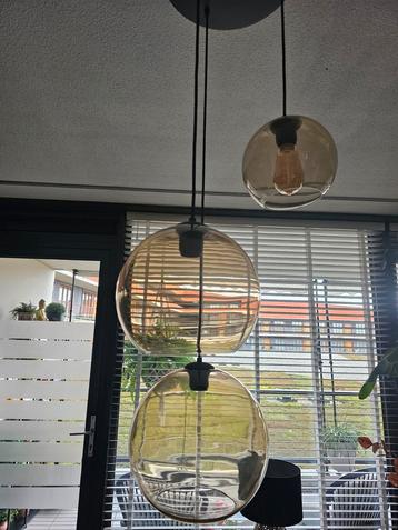 Amberkleurige 3-delige hanglamp beschikbaar voor biedingen