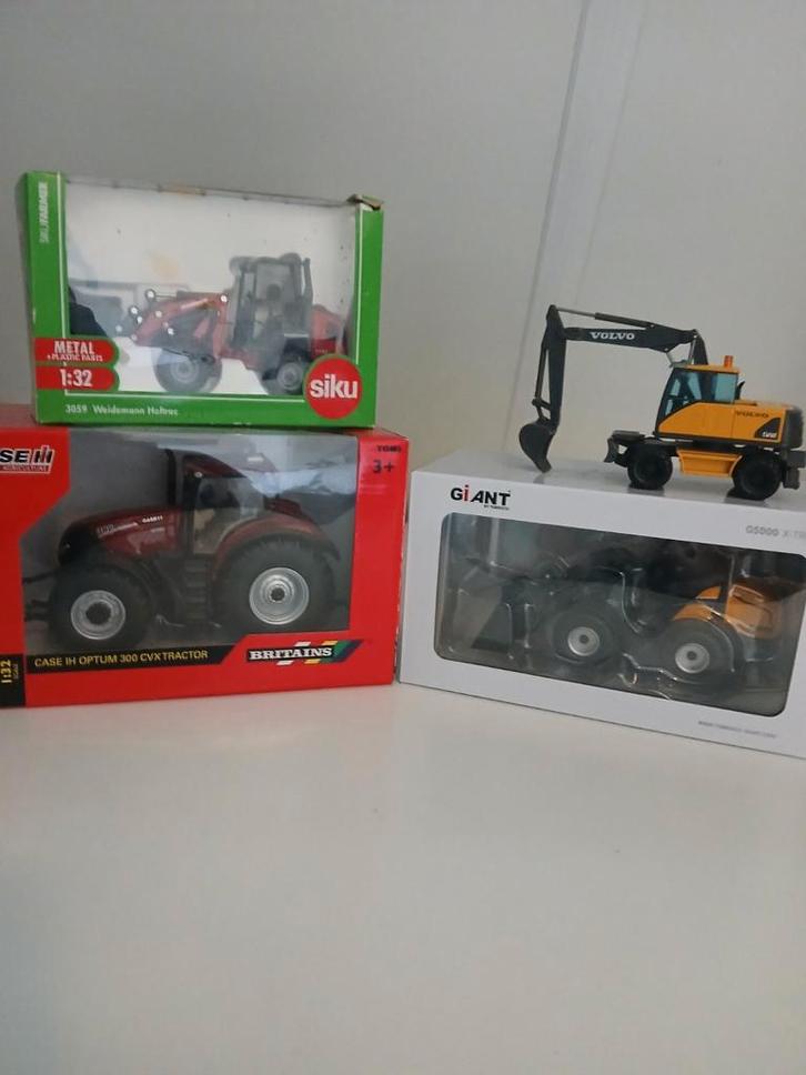Te koop miniatuur kraan en shovel en tractor, Hobby en Vrije tijd, Modelauto's | 1:32, Zo goed als nieuw, Tractor of Landbouw