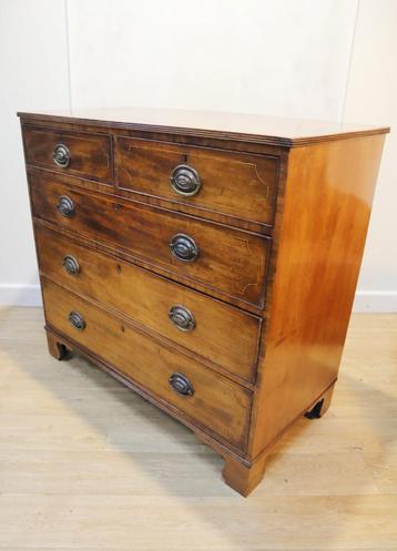 Antieke Engelse commode, ladekast beschikbaar voor biedingen