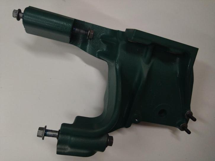 Volvo Penta D3 motorsteun Mastervolt dynamo * 22905442 *, Watersport en Boten, Bootonderdelen, Zo goed als nieuw, Motor en Techniek