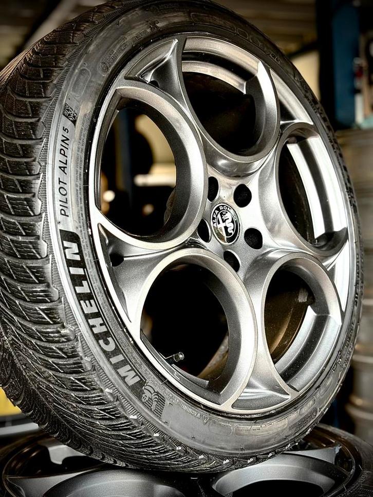 Alfa Romeo 19 inch originele velgen 8C model, Auto-onderdelen, Banden en Velgen, Banden en Velgen, Winterbanden, 19 inch, 235 mm