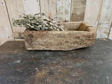 oude trog ``WOONWINKEL RUSTIEK`` beschikbaar voor biedingen