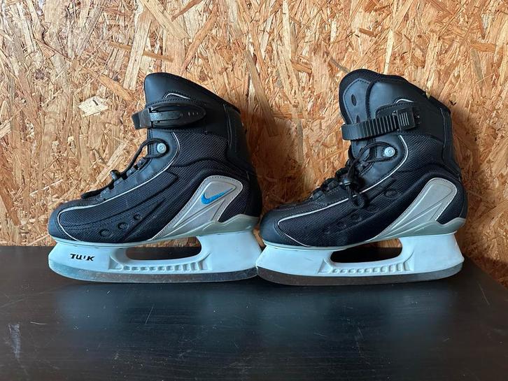 Nike IJshockeyschaatsen - Maat 40,5 zgan, Sport en Fitness, Schaatsen, Zo goed als nieuw, IJshockeyschaatsen, Overige merken, Ophalen of Verzenden