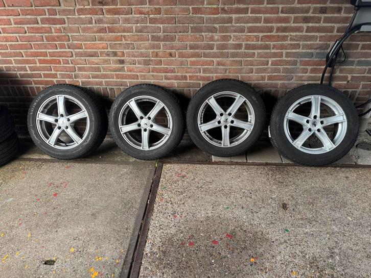 Winterbanden en velgen set 225/55/17, Auto-onderdelen, Banden en Velgen, Banden en Velgen, Winterbanden, 17 inch, 225 mm, Personenwagen