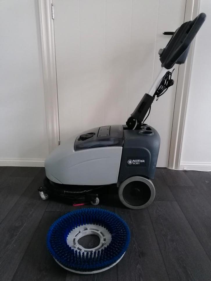 Nilfisk SC351 Schrobzuigmachine, Doe-het-zelf en Verbouw, Reinigingsmachines, Ophalen