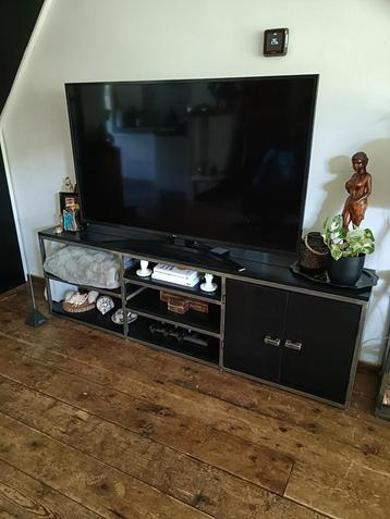 Mooie, praktische tv kast, zwart met staal beschikbaar voor biedingen