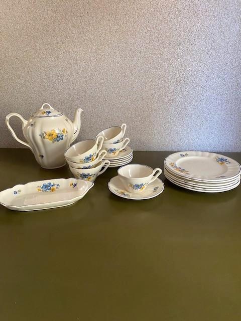 Ontbijtservies Societe Ceramique Maestricht, Antiek en Kunst, Antiek | Servies compleet, Ophalen of Verzenden