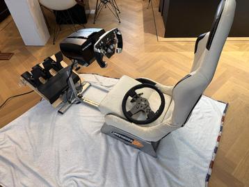 Playseat met Fanatec CSL Elite + loadcell pedalen