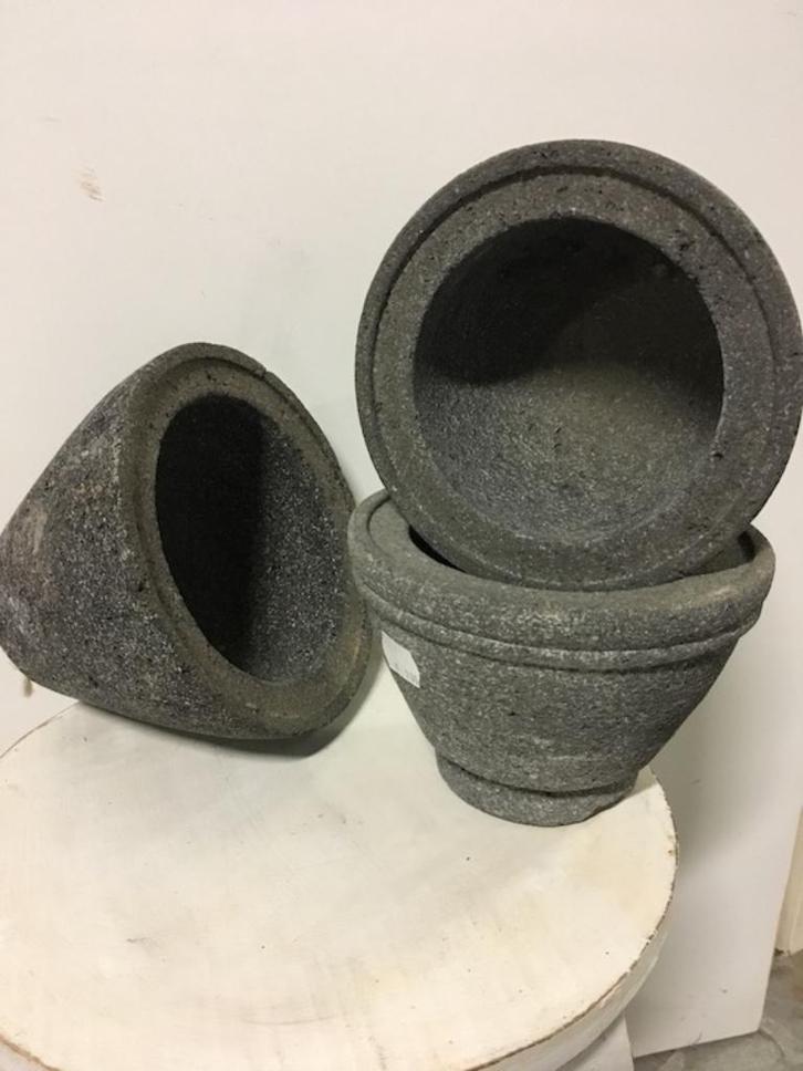 Bloempot - Lavasteen - Bij TTM Wonen, Tuin en Terras, Bloempotten, Nieuw, Steen, Binnen, Balkon, Tuin, Minder dan 40 cm, Minder dan 25 cm