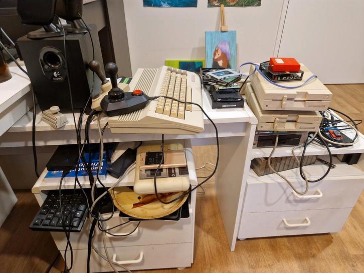 Vintage commodore64c met1541- II& tape- sdiec met software., Computers en Software, Overige Computers en Software, Gebruikt, Ophalen of Verzenden