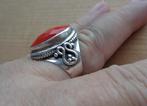 zilveren ring met mooie rode steen [450], 18 tot 19, Verzenden, Zo goed als nieuw, Dame