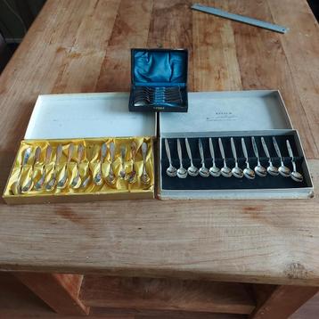 Vintage Zilverkleurige Lepeltjes in Doosjes beschikbaar voor biedingen