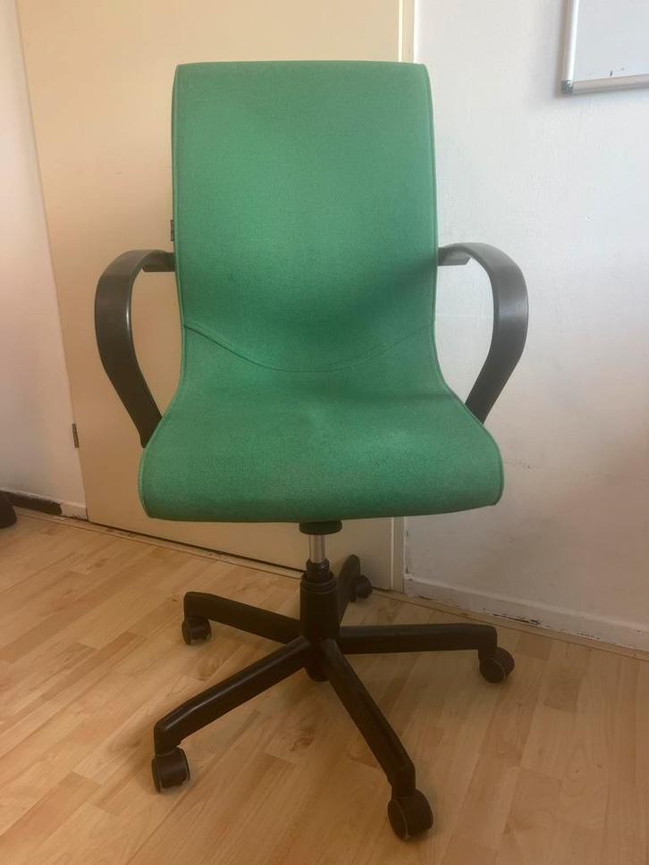 ahrend bureaustoel, Huis en Inrichting, Bureaustoelen, Gebruikt, Bureaustoel, Groen, Ergonomisch, Ophalen