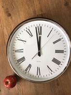 Grote stationsklok zwart + chroom diam. 45,5 cm Present Time, Huis en Inrichting, Woonaccessoires | Klokken, Ophalen