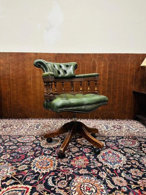 Klassiek Engels Chesterfield Captain Chair Bureaustoel, Antiek en Kunst, Antiek | Kantoor en Zakelijk, Ophalen