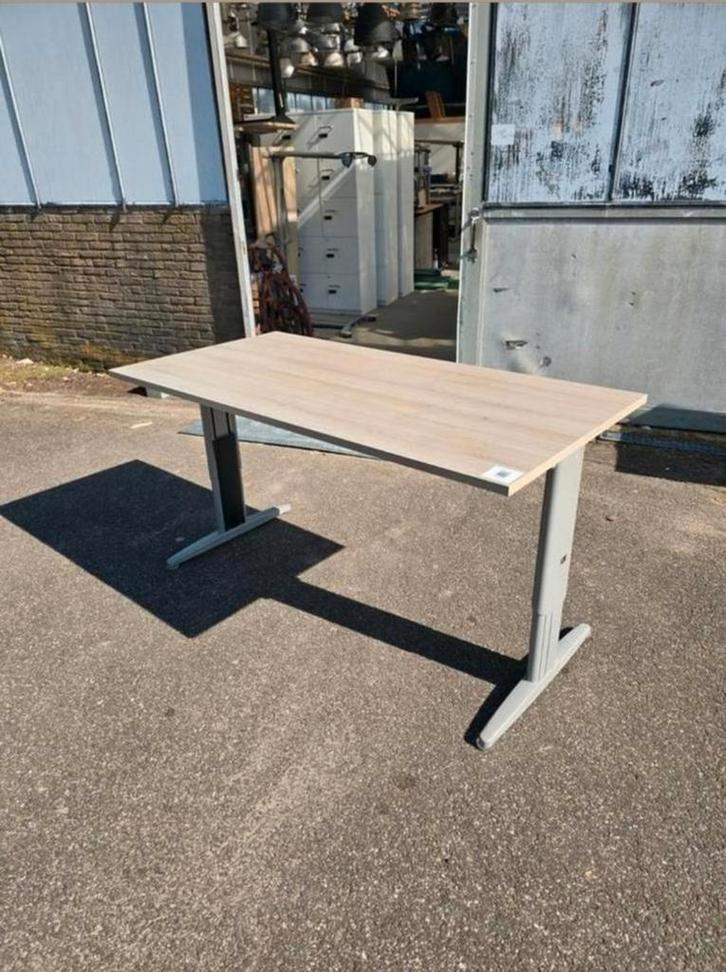 Bureau's 160x80. In hoogte verstelbaar., Huis en Inrichting, Bureaus, Zo goed als nieuw, In hoogte verstelbaar, Ophalen of Verzenden