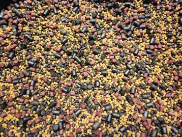 RM Baits pellet mix 2 - 6mm 2.5kg beschikbaar voor biedingen