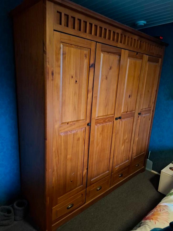 Grote Kledingkast met 4 Deuren, Huis en Inrichting, Kasten | Kledingkasten, Gebruikt, 150 tot 200 cm, 150 tot 200 cm, 50 tot 75 cm