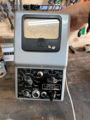 Meet apparatuur vintage voltmeter spanningsmeter beschikbaar voor biedingen